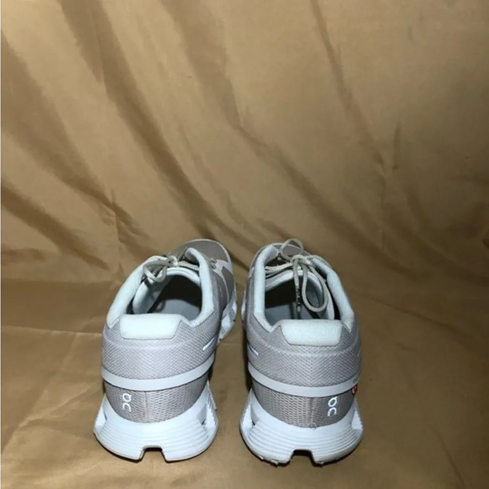 On Running Cloud 5 Running Shoes